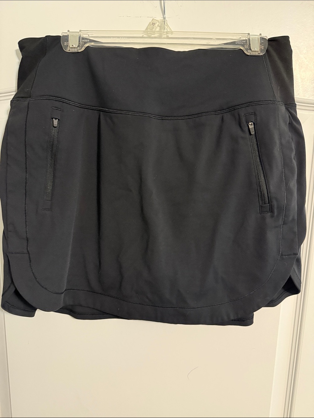 Fairway Golf Skort 16" Athleta Black Performance Skort with Zipper Pockets